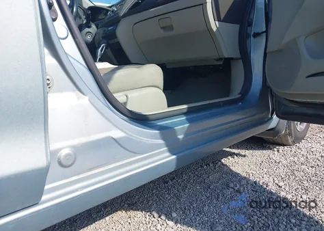 2012 Honda Civic Hybrid z USA, uszkodzony, nr VIN JHMFB4F38CS010389